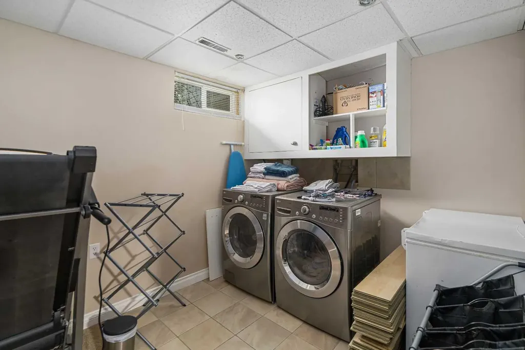 195 Manora Place NE Calgary AB T2A5J8