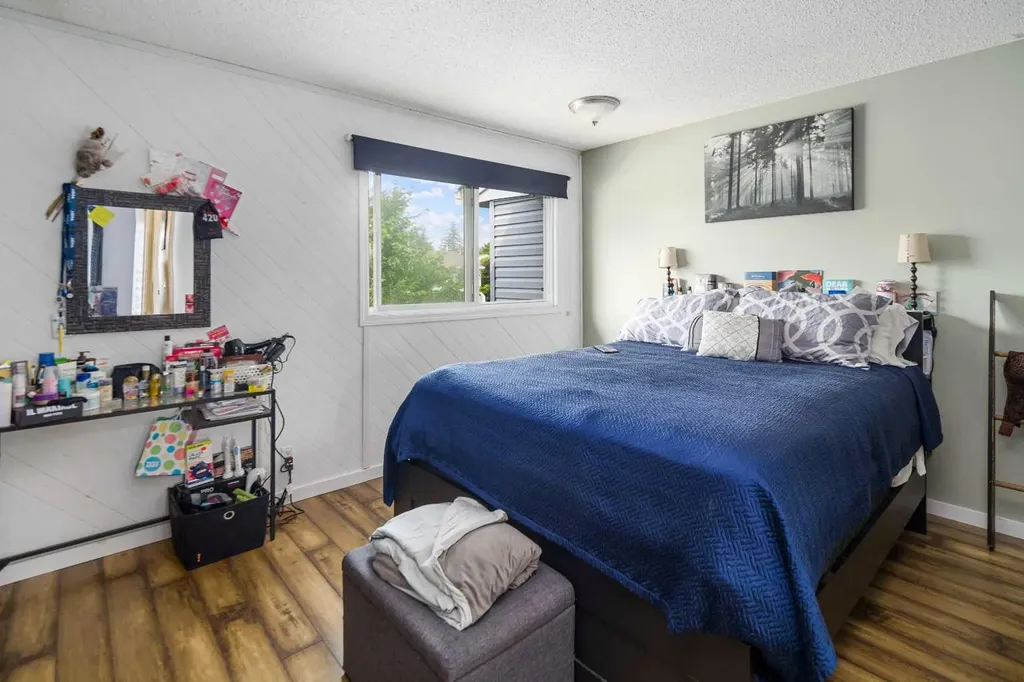 195 Manora Place NE Calgary AB T2A5J8
