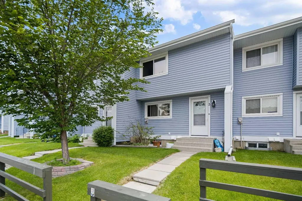 195 Manora Place NE Calgary AB T2A5J8