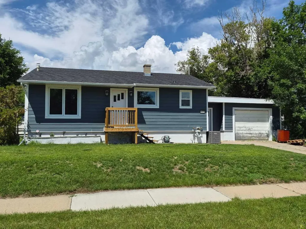 4931 54 Avenue Taber AB T1G 1H5
