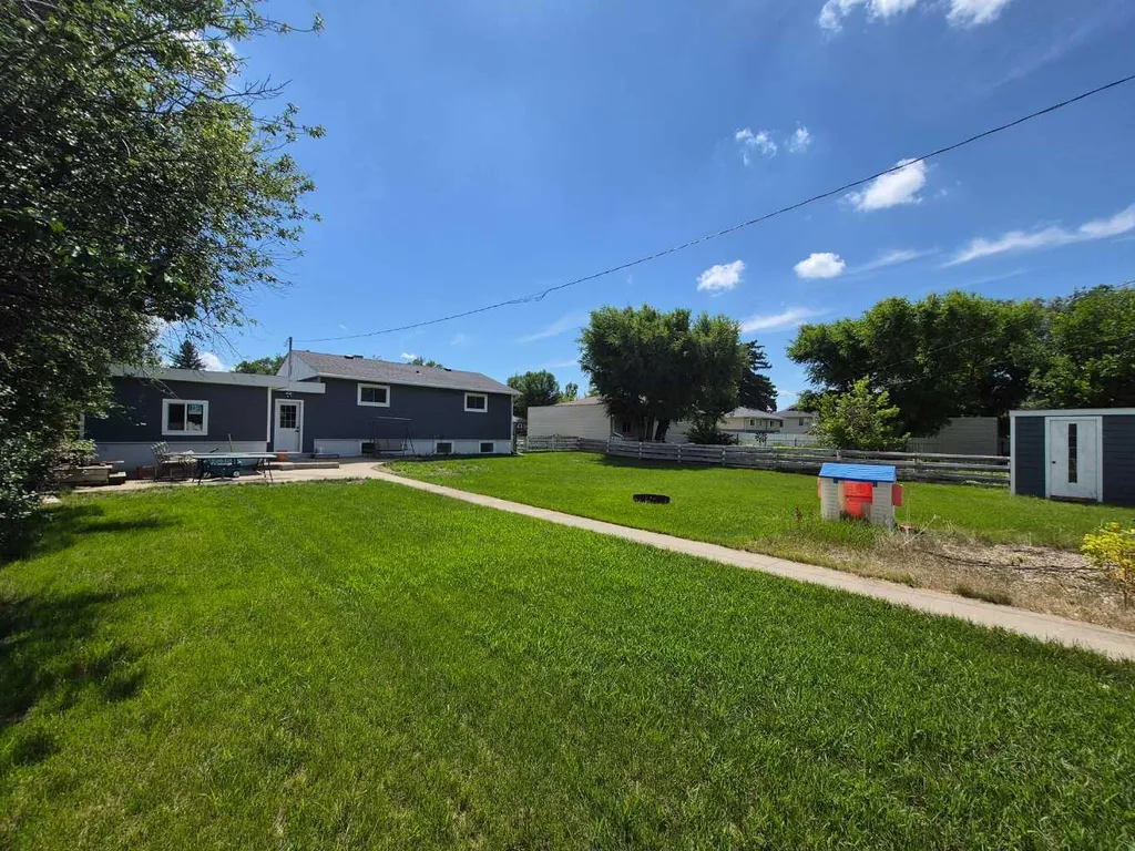 4931 54 Avenue Taber AB T1G 1H5
