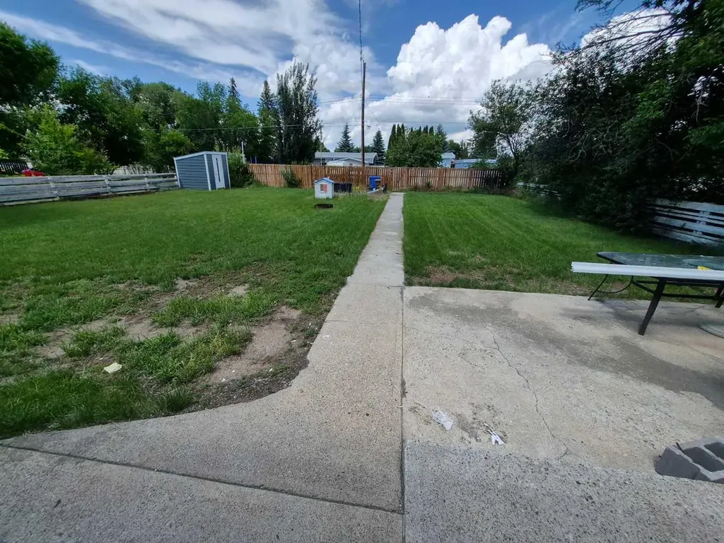 4931 54 Avenue Taber AB T1G 1H5