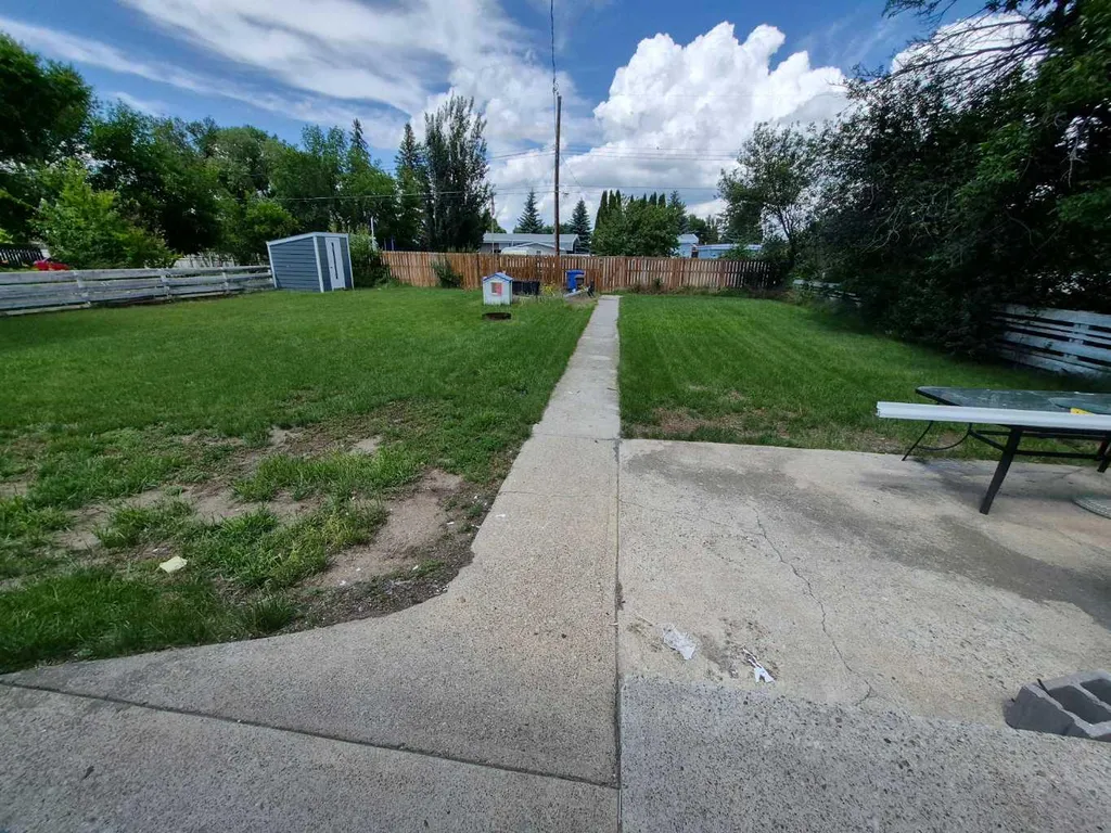 4931 54 Avenue Taber AB T1G 1H5