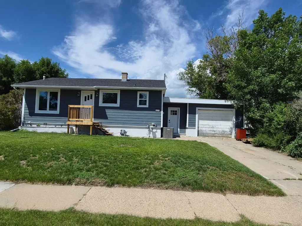 4931 54 Avenue Taber AB T1G 1H5