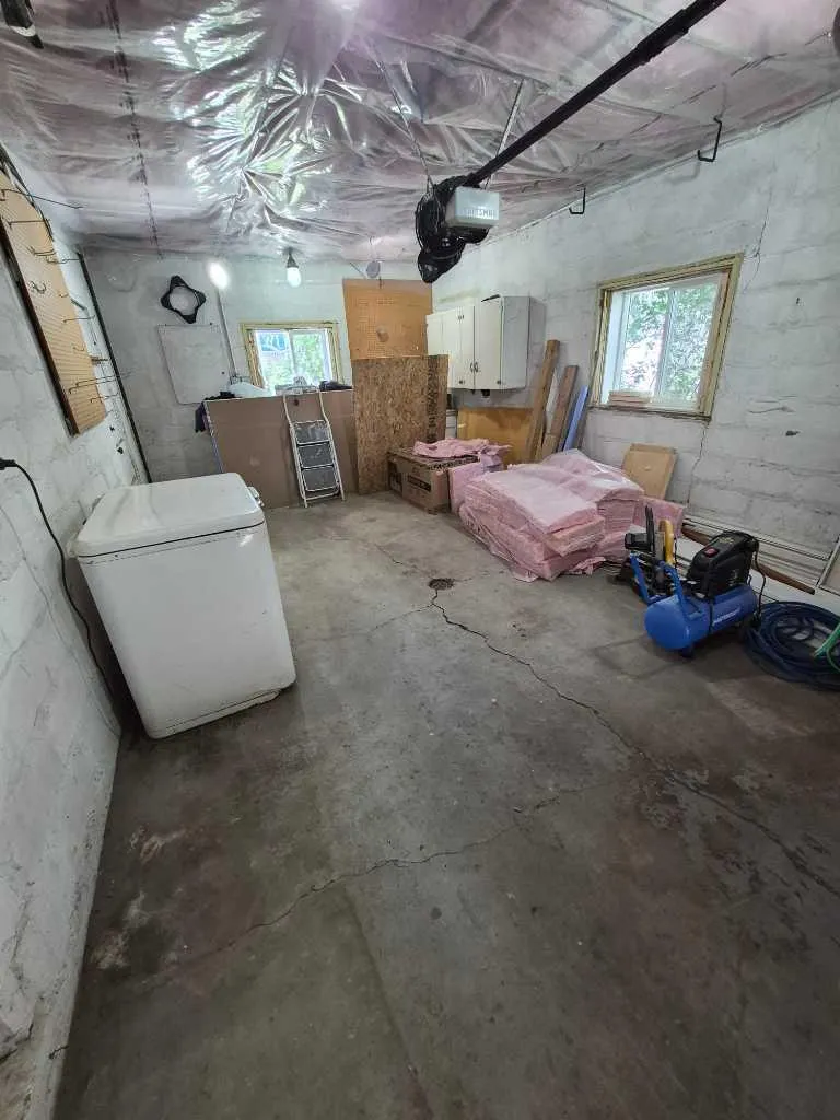 4931 54 Avenue Taber AB T1G 1H5