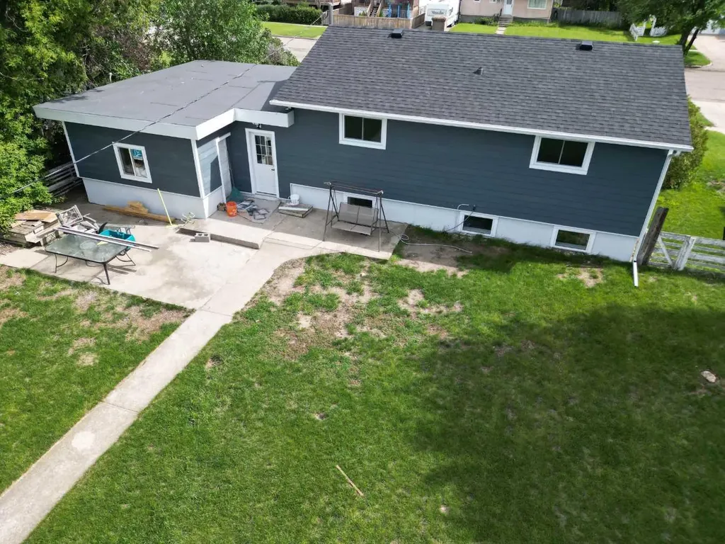 4931 54 Avenue Taber AB T1G 1H5