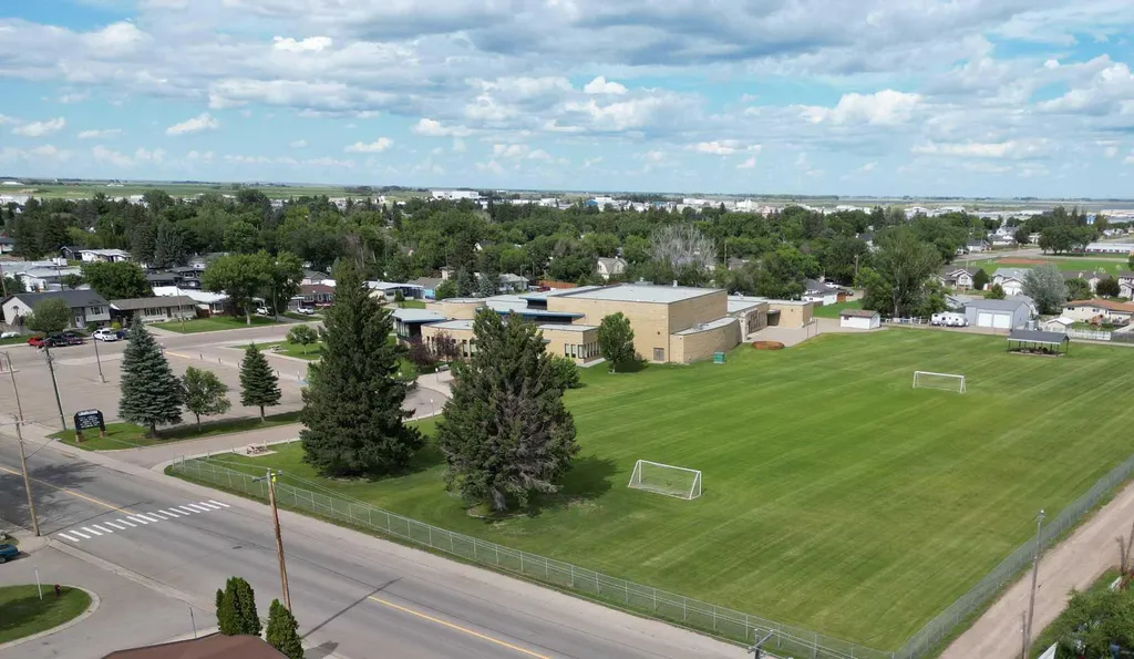 4931 54 Avenue Taber AB T1G 1H5