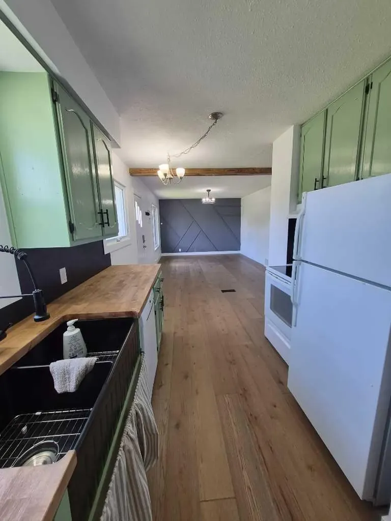 4931 54 Avenue Taber AB T1G 1H5