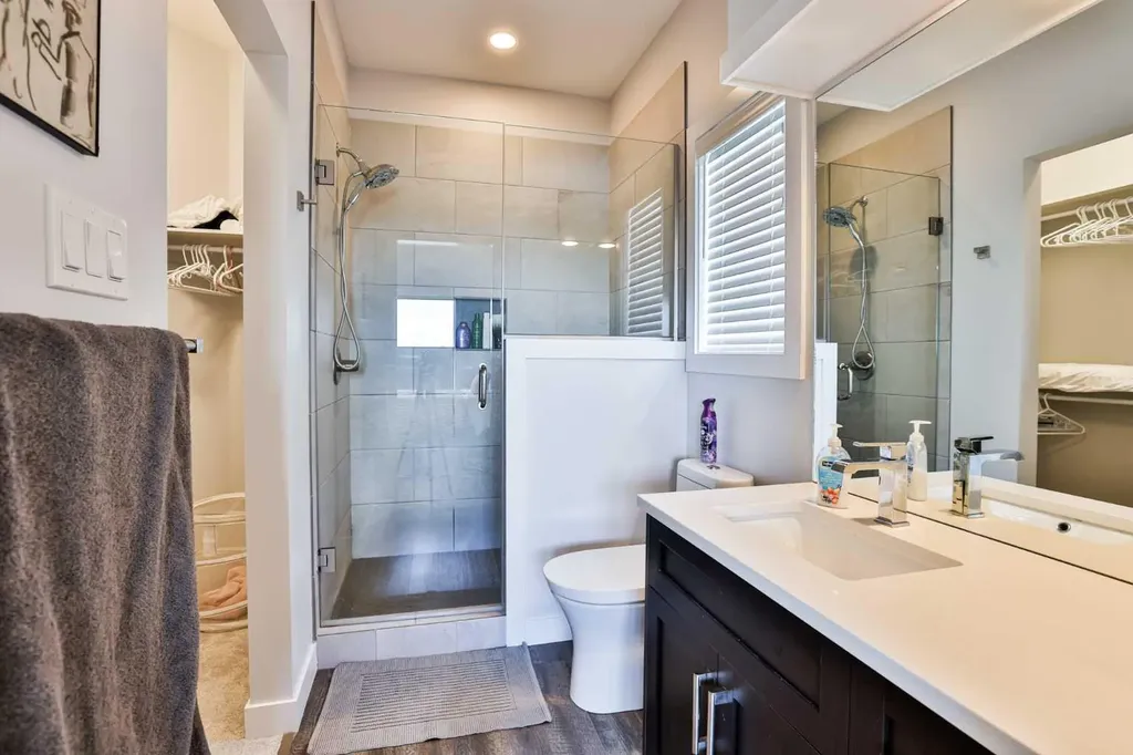 761 Atlantic Cove W Lethbridge AB T1J5S9