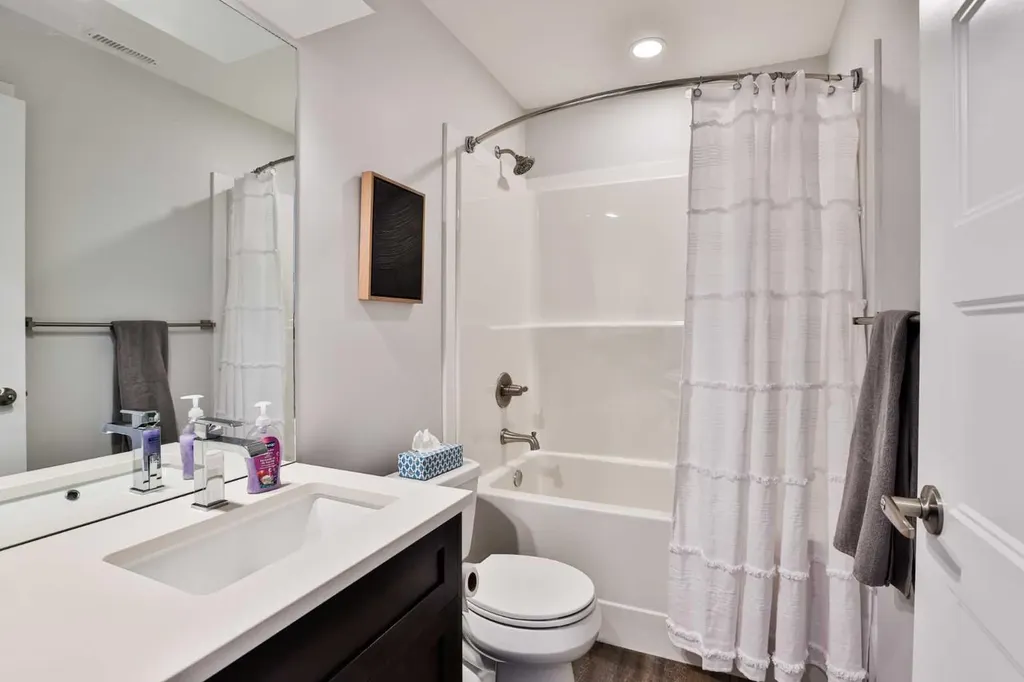 761 Atlantic Cove W Lethbridge AB T1J5S9
