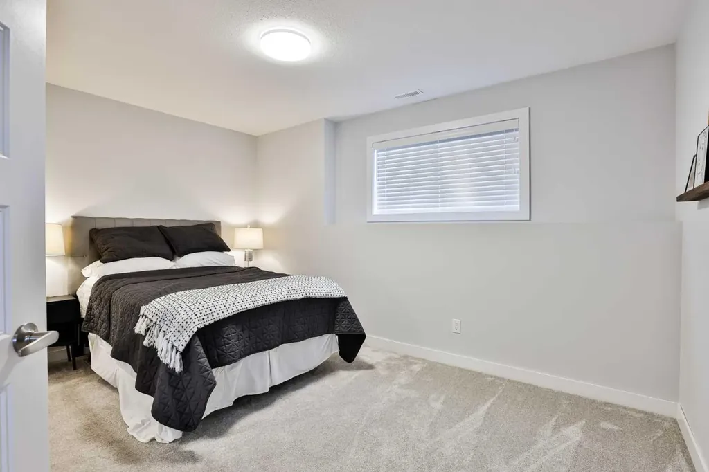 761 Atlantic Cove W Lethbridge AB T1J5S9