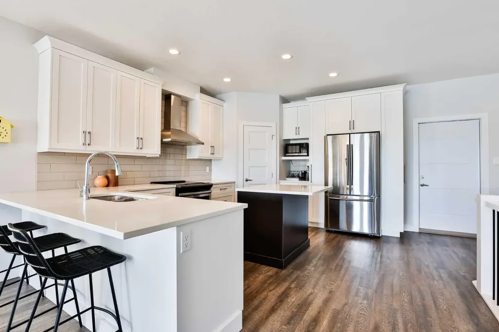 761 Atlantic Cove W Lethbridge AB T1J5S9
