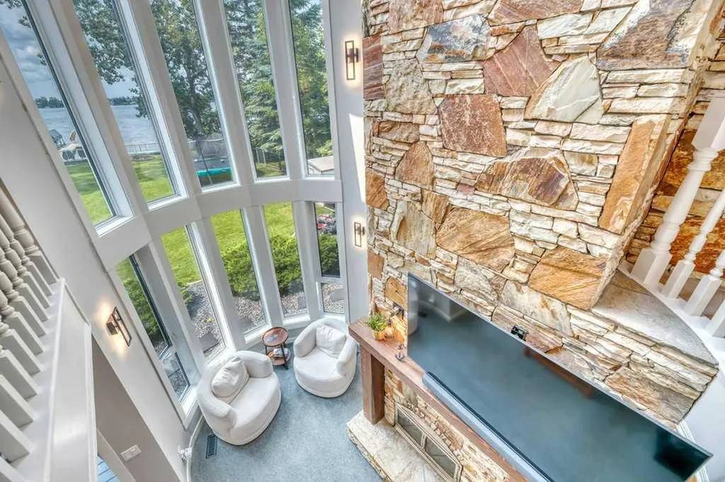 601 East Chestermere Drive Chestermere AB T1X 1A4