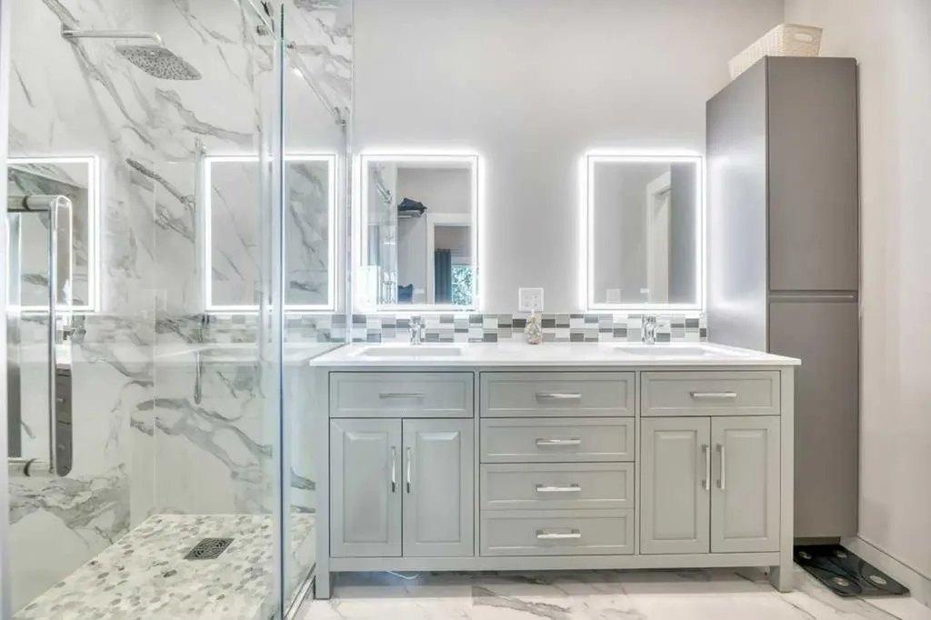 601 East Chestermere Drive Chestermere AB T1X 1A4