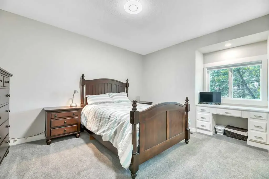 601 East Chestermere Drive Chestermere AB T1X 1A4