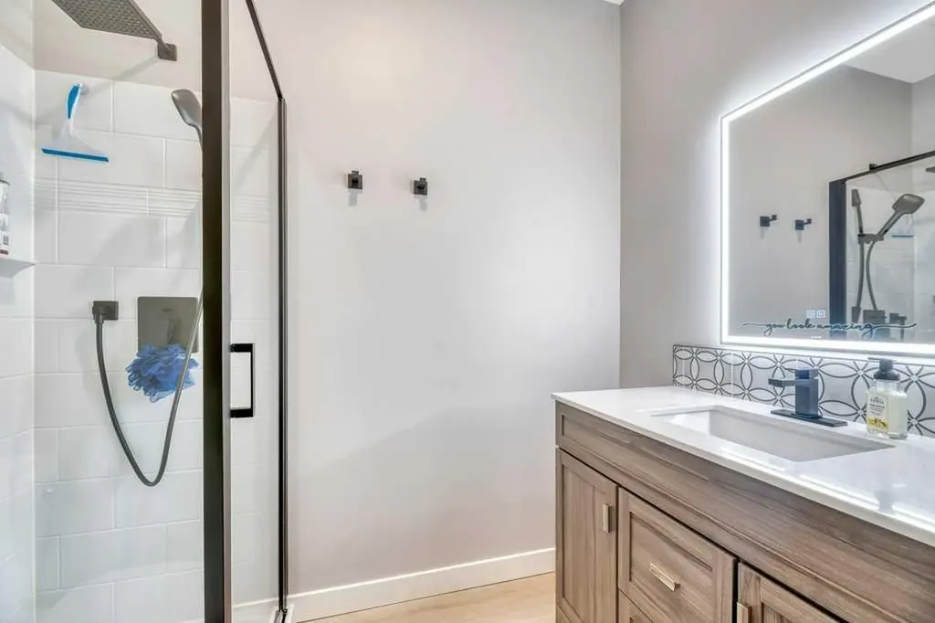 601 East Chestermere Drive Chestermere AB T1X 1A4