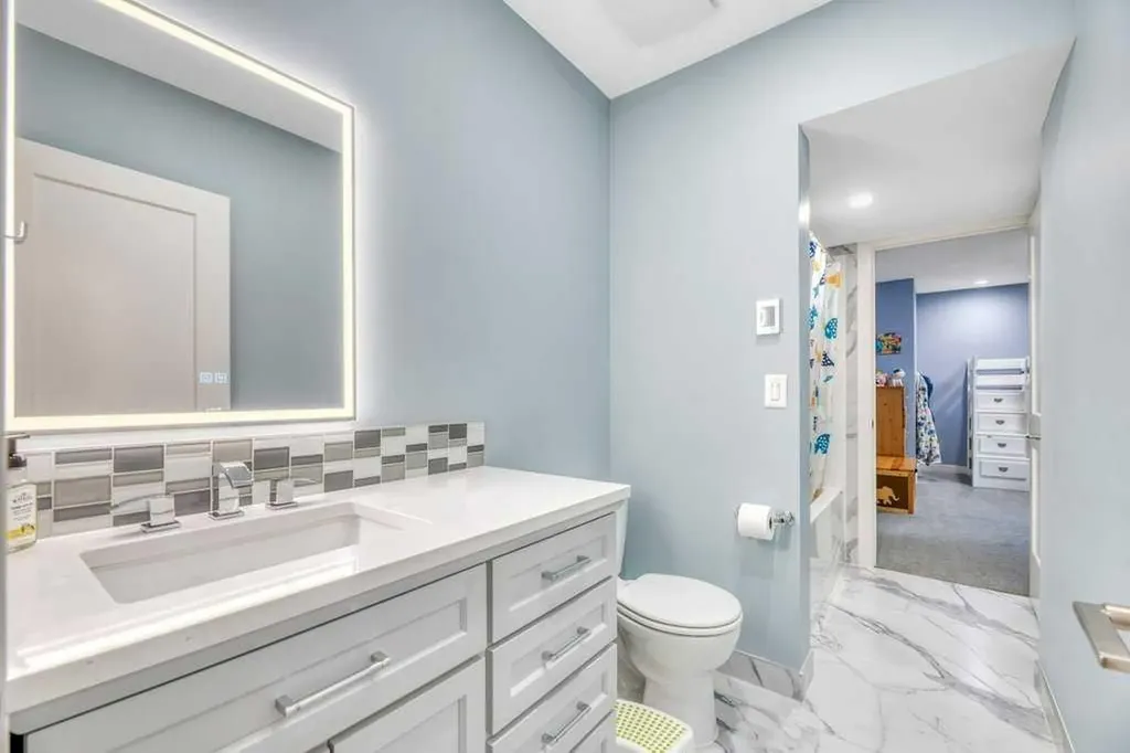 601 East Chestermere Drive Chestermere AB T1X 1A4