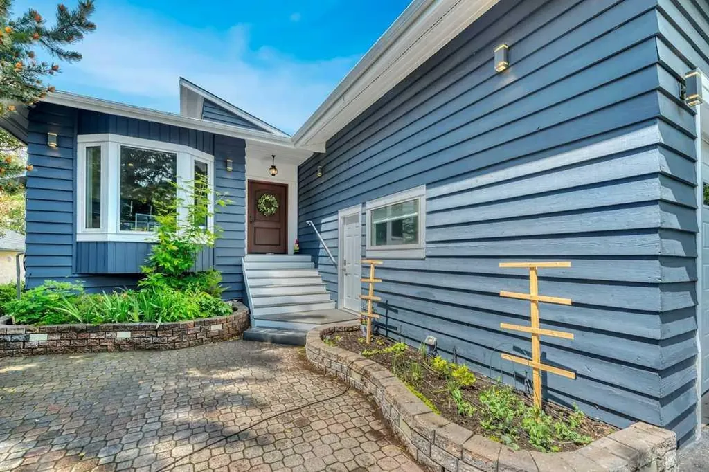 601 East Chestermere Drive Chestermere AB T1X 1A4