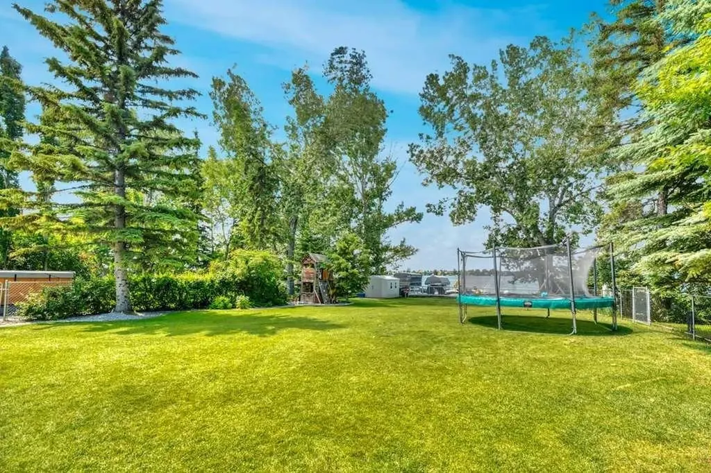 601 East Chestermere Drive Chestermere AB T1X 1A4