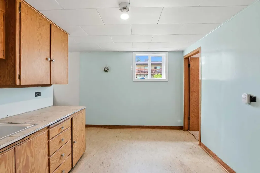 5114 44 Street Red Deer AB T4N 1J1