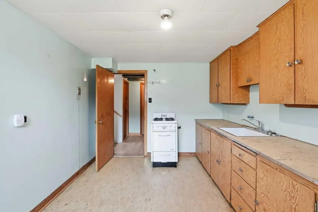 5114 44 Street Red Deer AB T4N 1J1