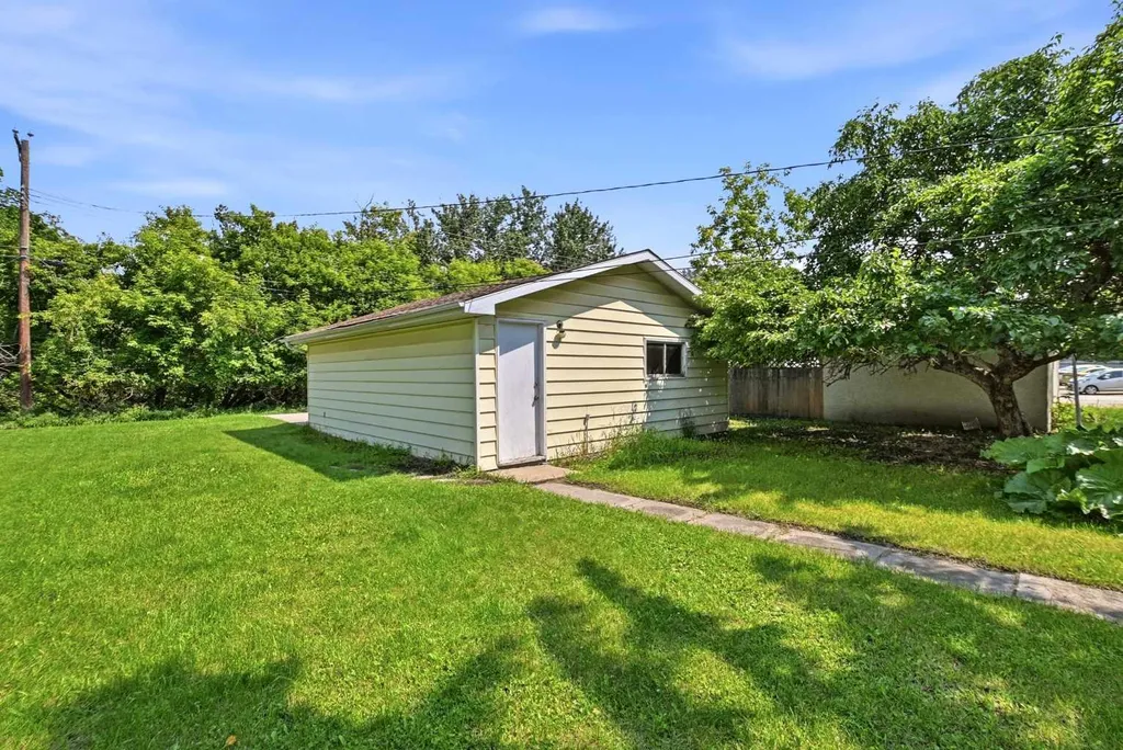5114 44 Street Red Deer AB T4N 1J1