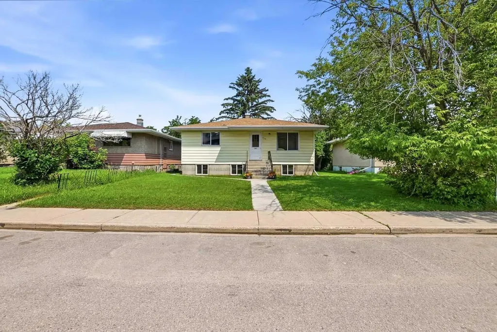 5114 44 Street Red Deer AB T4N 1J1