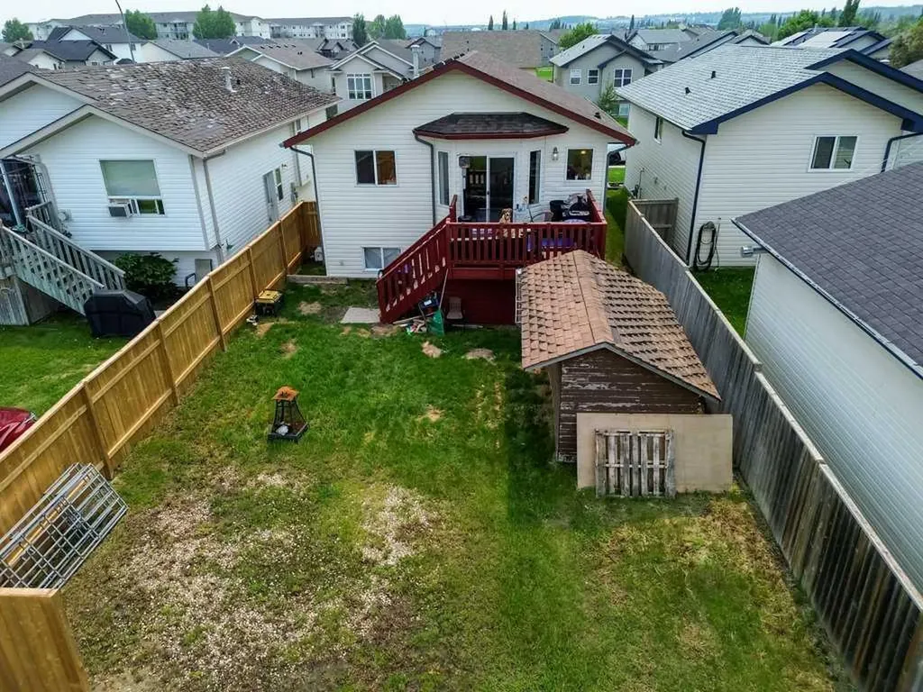 28 Hunter Road Sylvan Lake AB T4S 2L6