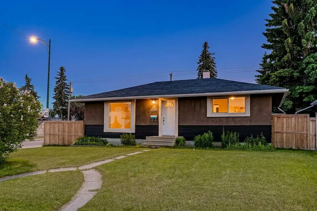 4703 Waverley Drive SW Calgary AB T3C2P5