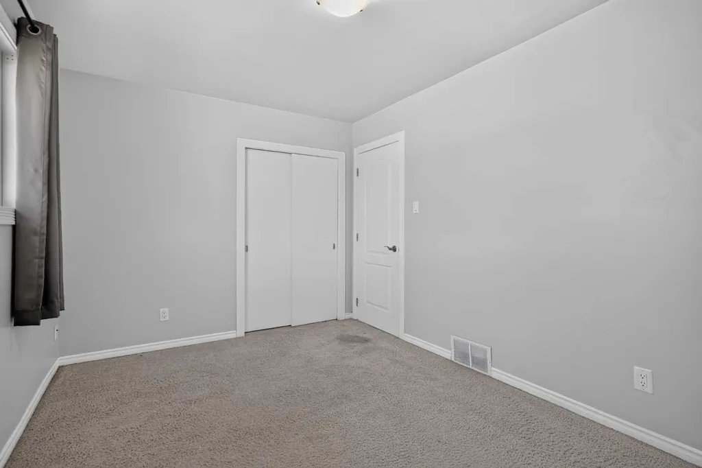 4703 Waverley Drive SW Calgary AB T3C2P5