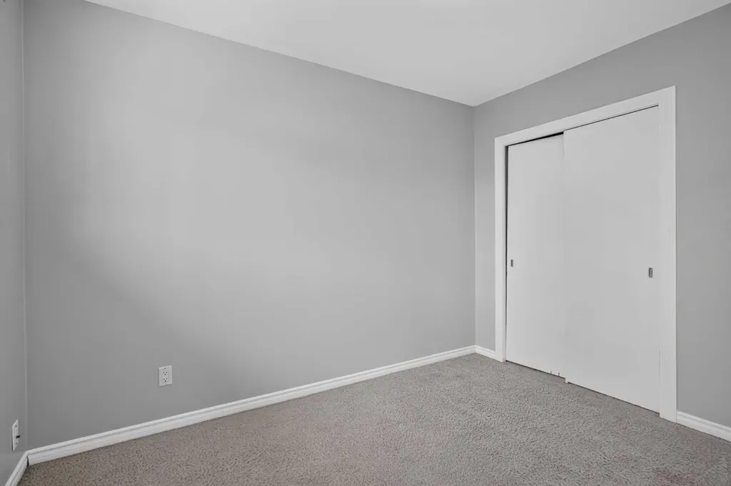 4703 Waverley Drive SW Calgary AB T3C2P5