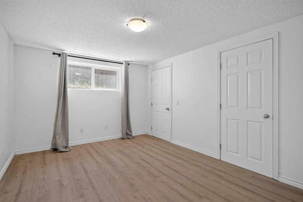 4703 Waverley Drive SW Calgary AB T3C2P5