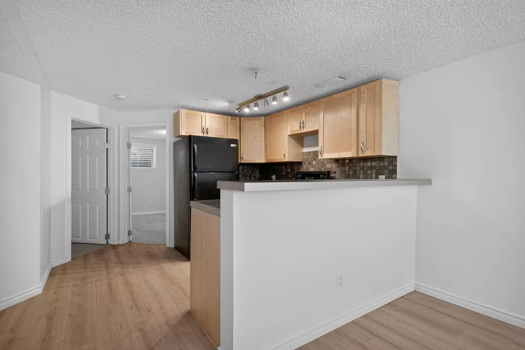 4703 Waverley Drive SW Calgary AB T3C2P5