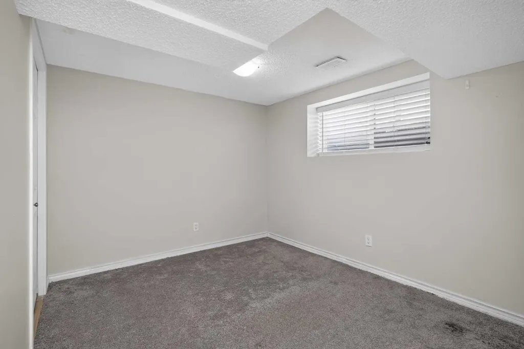 4703 Waverley Drive SW Calgary AB T3C2P5
