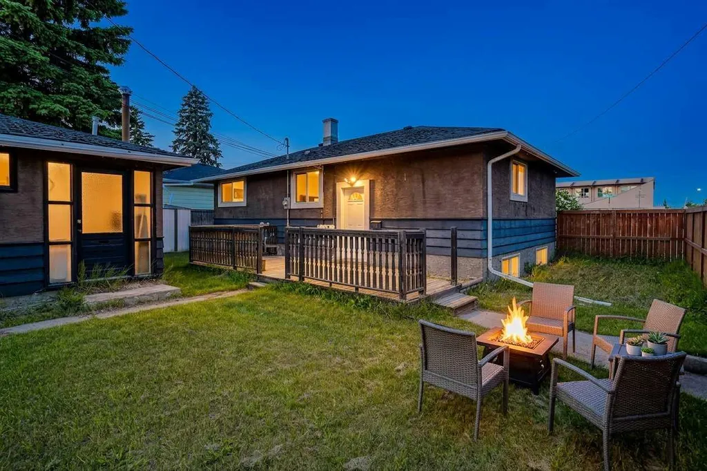 4703 Waverley Drive SW Calgary AB T3C2P5