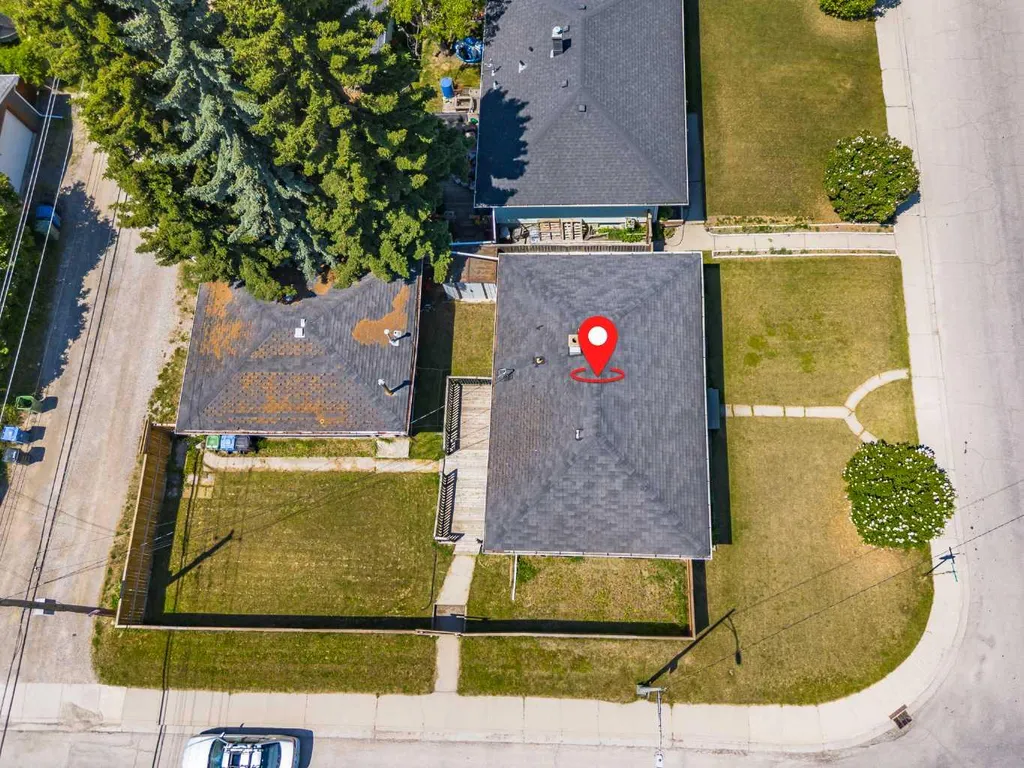 4703 Waverley Drive SW Calgary AB T3C2P5