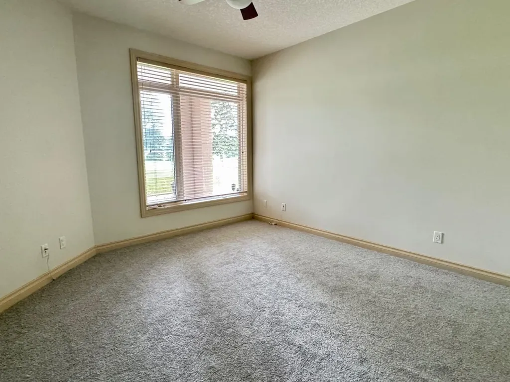 24 Hemlock Crescent SW Calgary AB T3C 2Z1
