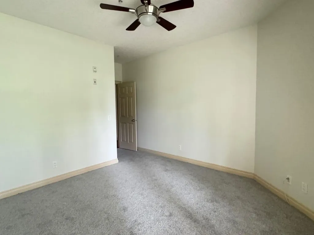 24 Hemlock Crescent SW Calgary AB T3C 2Z1