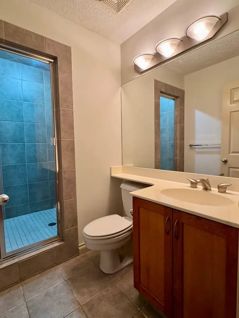 24 Hemlock Crescent SW Calgary AB T3C 2Z1