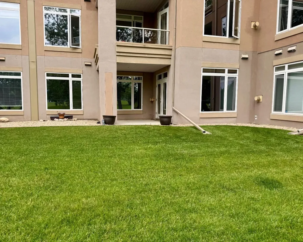24 Hemlock Crescent SW Calgary AB T3C 2Z1