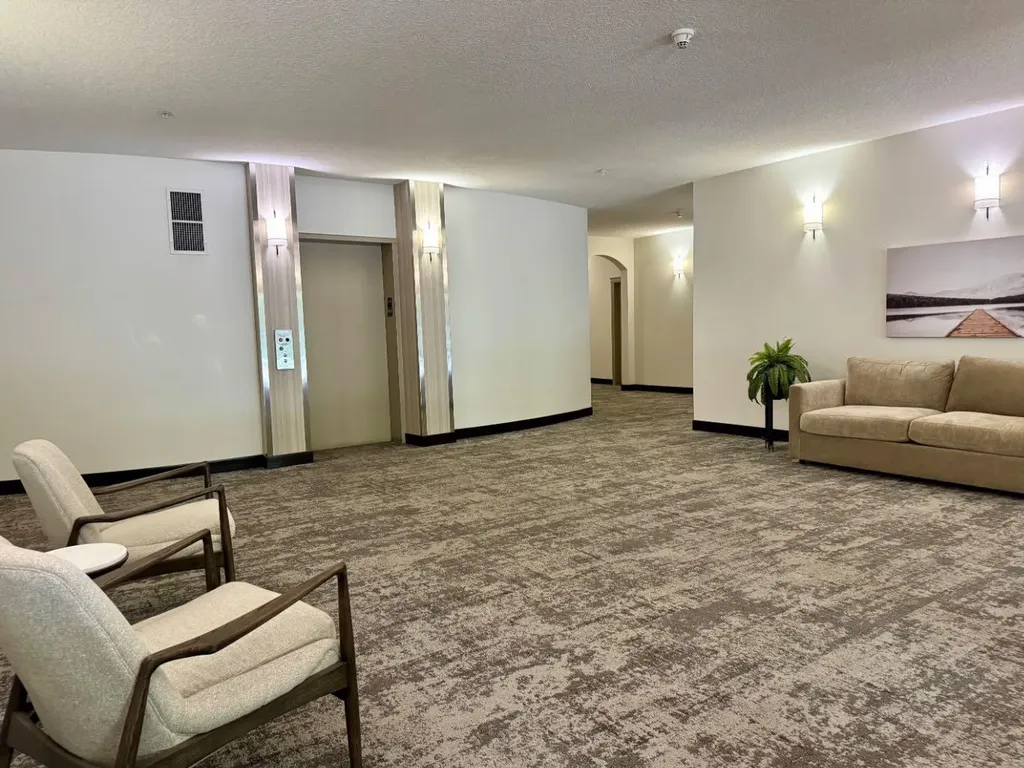 24 Hemlock Crescent SW Calgary AB T3C 2Z1