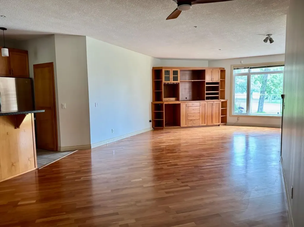 24 Hemlock Crescent SW Calgary AB T3C 2Z1