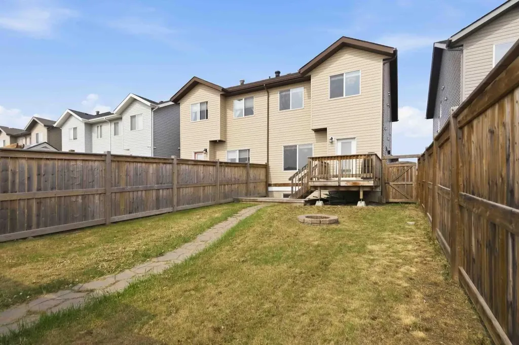 445 Heritage Drive Fort Mcmurray AB T9L 1S4