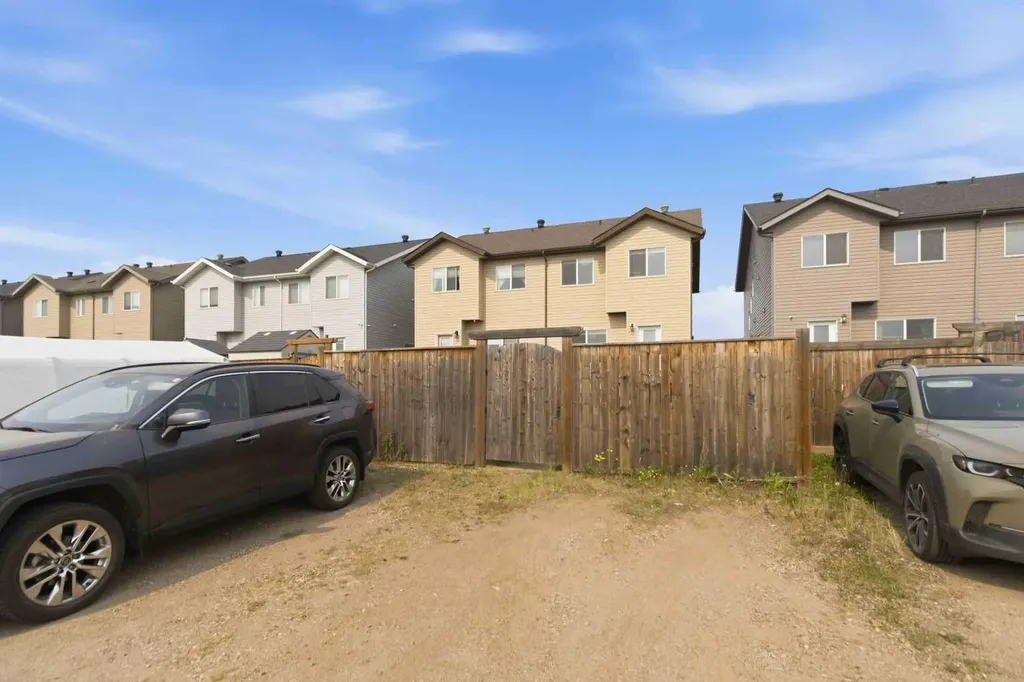 445 Heritage Drive Fort Mcmurray AB T9L 1S4