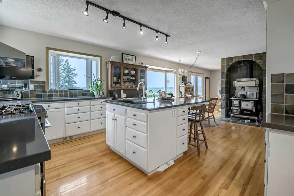 338076 Meridian Street Rural Foothills County AB T1S7B3