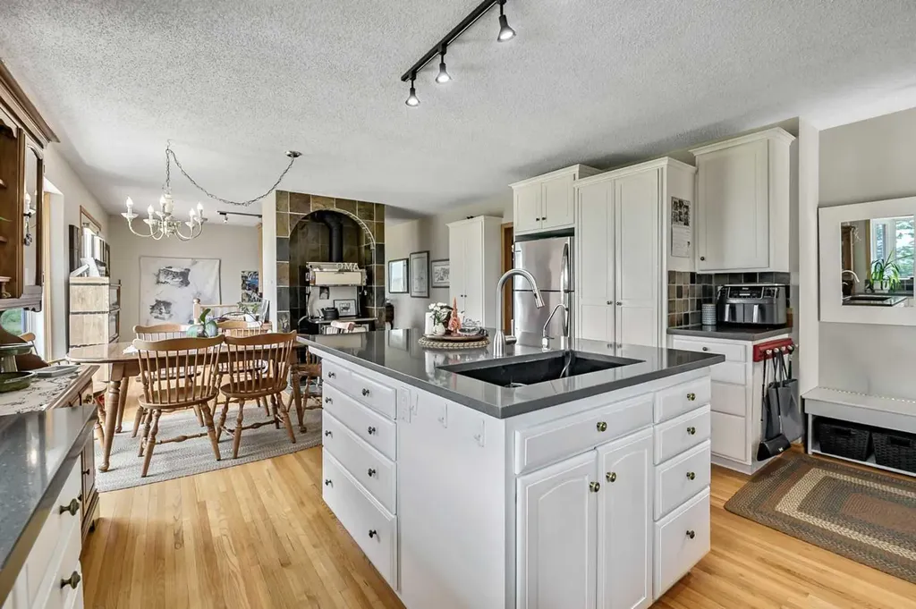 338076 Meridian Street Rural Foothills County AB T1S7B3
