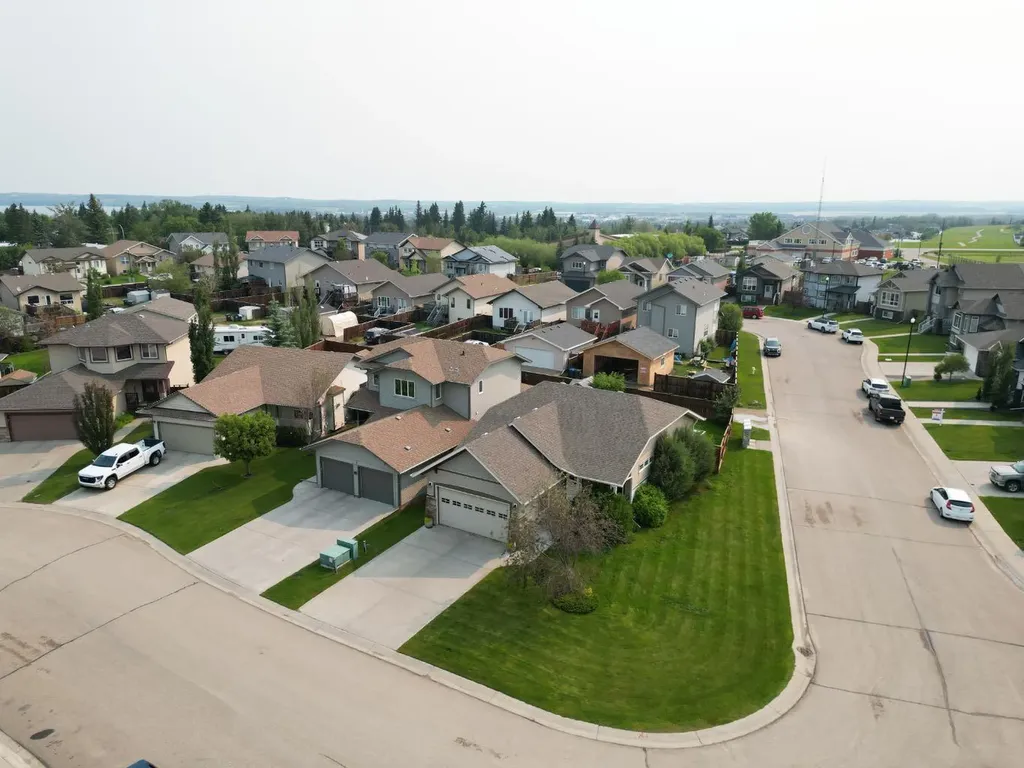 44 Bowman Circle Sylvan Lake AB T4S 0H9
