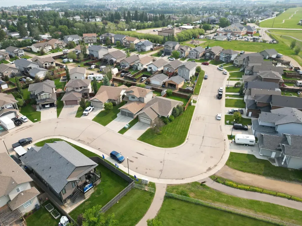 44 Bowman Circle Sylvan Lake AB T4S 0H9