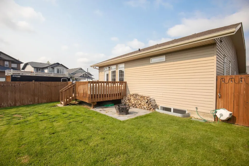 44 Bowman Circle Sylvan Lake AB T4S 0H9