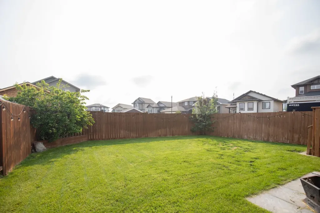 44 Bowman Circle Sylvan Lake AB T4S 0H9